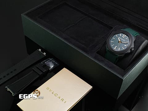 BVLGARI 寶格麗 Octo Roma 103925 黑色DLC不鏽鋼材質&nbsp;綠色巴黎釘紋錶盤 快拆功能錶帶&nbsp;2025年保卡&nbsp;自動上鍊 41mm