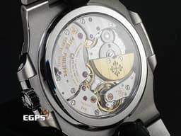 Patek Philippe 百達翡麗 PP錶 Nautilus 鸚鵡螺 5712/1A 金鷹 <font color="#49bcd7">漸層藍色面盤</font>&nbsp;不鏽鋼材質 鍊帶款 <font color="#05f0f0">＊搶先擁有～ 絕版停產款</font><font color="#fa00fa"> 屈指可數/不可思議的2026年1月保單</font><font color="#FF0000"> PP印記 動能顯示 月相盈虧 </font><font color="#fafa01">新式錶扣</font><font color="#FF0000"> 保有部分原廠膠膜</font>&nbsp;自動上鏈 40mm