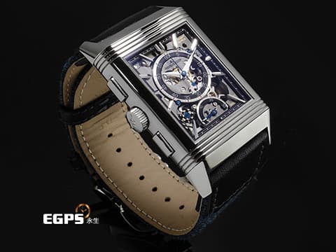 Jaeger Le-Coultre 積家 JLC Reverso Classic 翻轉系列 Q389848J 不鏽鋼材質&nbsp;簡約大方的藍色太陽放射狀扭索飾紋錶盤&amp;逆跳計時機械結構鏤空錶盤 兩種風格隨意翻轉切換&nbsp;2024年保卡 僅試戴收藏極新品 手動上鏈 49.4 x 29.9mm