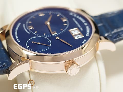 A. LANGE &amp; SÖHNE 朗格 Lange 1 系列 30周年 限量藍色面盤 191.063 玫瑰金材質 LSLS1914AJ 大日期窗 小秒針 動力顯示 頂級德國製錶工藝 鵝頸式微調 3/4夾板 偏心面盤&nbsp;全球限量300只 2025年台灣公司貨 手上鏈 38.5mm