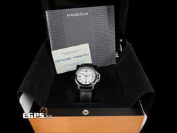 PANERAI 沛納海 Luminor PAM630 PAM00630 白色面盤&nbsp;<font color="#0582f5">藍色「OP」閃電標誌 </font>不鏽鋼材質<font color="#0582f5">&nbsp;</font>手上鍊 44mm