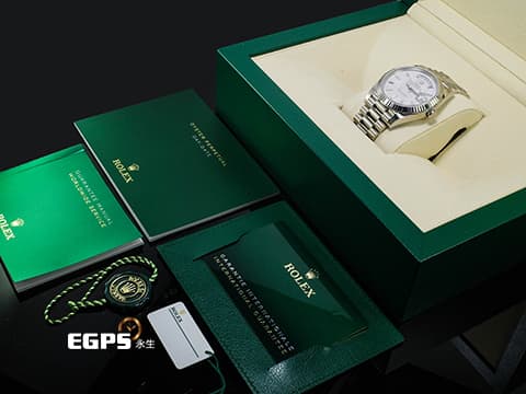 ROLEX 勞力士 Day-Date DD 40 蠔式 日期星期型 228239&nbsp;18K白金材質 隕石面盤搭配10顆方形切割鑽石&nbsp;2023年保卡 蒐藏未使用品&nbsp;經典三角坑紋錶框 元首型（President）總統帶 自動上鍊 40mm