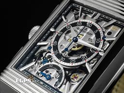 Jaeger Le-Coultre 積家 JLC Reverso Classic 翻轉系列 Q389848J 不鏽鋼材質&nbsp;<font color="#05f0f0">簡約大方的藍色太陽放射狀扭索飾紋錶盤&amp;逆跳計時機械結構鏤空錶盤 兩種風格隨意翻轉切換</font>&nbsp;<font color="#ff0000">2024年保卡 僅試戴收藏極新品</font> 手動上鏈 49.4 x 29.9mm