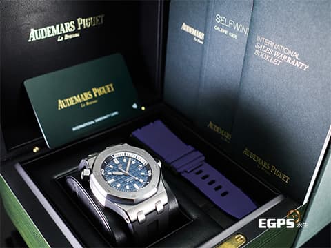 Audemars Piguet 愛彼 AP錶 Royal Oak Offshore Diver 皇家橡樹 離岸型 15720ST.OO.A027CA.01 潛水錶 ROO&nbsp;藍色超大型格紋面盤&nbsp;不鏽鋼 大三針&nbsp;新款4308機芯&nbsp;易換錶帶系統、附原廠黑色膠帶&nbsp;2021年保單 自動上鍊 42mm