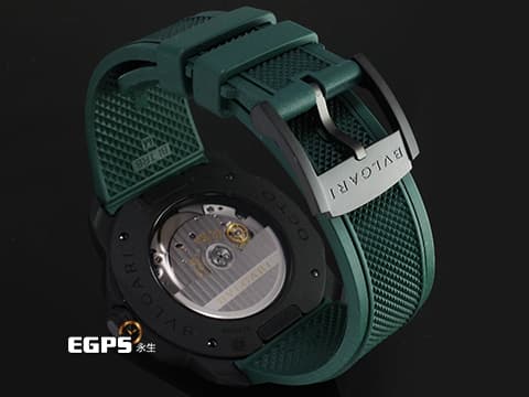 BVLGARI 寶格麗 Octo Roma 103925 黑色DLC不鏽鋼材質&nbsp;綠色巴黎釘紋錶盤 快拆功能錶帶&nbsp;2025年保卡&nbsp;自動上鍊 41mm