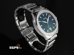 PIAGET 伯爵 Polo Date系列 G0A49022 經典 枕型 不鏽鋼材質&nbsp;<font color="#228B22">綠色橫條紋雕紋面盤</font> <font color="#FF0000">2025年保卡</font>&nbsp;自動上鍊 42mm