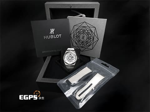 HUBLOT 宇舶 Big Bang Unico Sang Bleu 大爆炸 5級鈦金屬材質 415.NX.2027.VR.MXM18&nbsp;刺青藝術家 Maxime Büchi聯名款 幾何圖形指針 全球限量200只&nbsp;自動上鍊 45mm