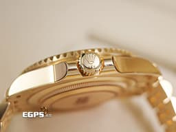 ROLEX 勞力士 GMT-Master II 蠔式 格林威治型 126718 GRNR 兩地時間&nbsp;<font color="#f5dea8">18K黃金材質</font>&nbsp;126718GRNR <font color="#a9a7a7">灰黑雙色Cerachrom陶質字圈</font>&nbsp;皮蛋圈&nbsp;<font color="#FF0000">2025年保單 紀念型五珠（Jubilee）錶帶</font> 自動上鍊 40mm