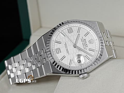 ROLEX 勞力士 Land-Dweller 40 蠔式 陸行者 127334 醇白色蜂巢圖案錶面 大三針 不鏽鋼&nbsp;最新款7135型機芯 透明錶背&nbsp;18K白金經典三角坑紋外圈&nbsp;2025年保卡 纖薄紀念型（Flat Jubilee）錶帶&nbsp;自動上鍊 40mm