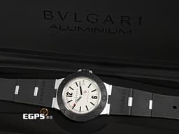 BVLGARI 寶格麗 Bulgari Aluminium系列 103382&nbsp;<font color="#e2e2e2">鋁合金+鈦金屬材質</font>&nbsp;<font color="#4F4F4F">黑色橡膠刻度錶圈</font>&nbsp;大三針&nbsp;<font color="#FF0000">2025年保卡</font>&nbsp;自動上鍊 40mm
