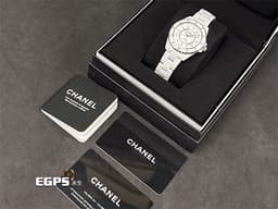CHANEL 香奈兒 J12 Caliber 12.1系列 White Ceramic H5705 白陶瓷 <font color="#84C1FF">原廠鑽石時標</font> 經典 大三針 專利不鏽鋼蝴蝶扣 <font color="#FF0000">新機芯 透明錶背 2020年保卡 2026年已回原廠保養</font>&nbsp;自動上鍊 38mm