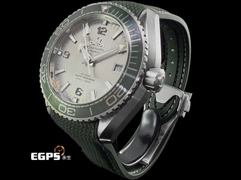 OMEGA 歐米茄 Seamaster Planet Ocean 600 海馬 宇宙海洋 215.32.44.21.06.001 磨砂不鏽鋼材質 綠色磨砂陶瓷單向旋轉錶圈&nbsp;同軸擒縱 2026年保卡&nbsp;潛水錶 自動上鍊 43.5mm