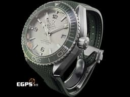 OMEGA 歐米茄 Seamaster Planet Ocean 600 海馬 宇宙海洋 215.32.44.21.06.001 <font color="#058703">磨砂不鏽鋼材質</font><font color="#0582f5"> </font><font color="#058703">綠色磨砂陶瓷單向旋轉錶圈</font>&nbsp;同軸擒縱 <font color="#ff0000">2026年保卡</font>&nbsp;潛水錶 自動上鍊 43.5mm