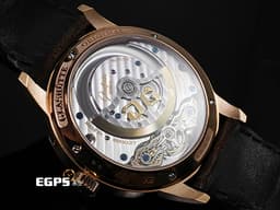 Glashutte Original 格拉蘇蒂 Pano Matic Lunar 偏心系列 1-92-09-02-05-62 18K玫瑰金材質 <font color="#0080FF">年曆錶 月相盈虧 大日期窗 逆跳月份顯示 100小時動力儲存 </font>  <font color="#70cce1">德國腕錶工藝 招牌雙鵝頸 3/4夾板 偏心面盤 </font> <font color="#ff0000"> 2023年保卡 台灣公司貨</font> 自動上鍊 42mm