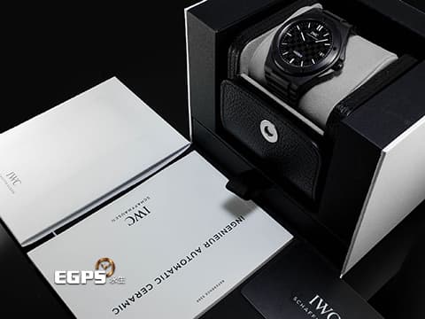 IWC 萬國 Ingenieur 42 工程師系列 IW338903 黑色陶瓷材質 專賣店限定款 工程師系列獨特網格風格結構面盤&nbsp;僅試戴極新品&nbsp;2025年保卡&nbsp;自動上鍊 42mm