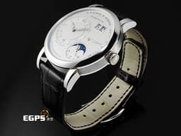 A. LANGE &amp; SÖHNE 朗格 Lange 1 Moonphase Platinum 192.025 P950鉑金材質 <font color="#05f0f0">大日期窗、動力儲存顯示 日夜顯示月相功能</font>&nbsp;<font color="#FF0000">2025年保單 僅試戴極新品</font>&nbsp;手動上鏈 38.5mm
