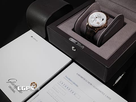 Glashutte Original 格拉蘇蒂 Pano Matic Lunar 偏心系列 1-92-09-02-05-62 18K玫瑰金材質 年曆錶 月相盈虧 大日期窗 逆跳月份顯示 100小時動力儲存   德國腕錶工藝 招牌雙鵝頸 3/4夾板 偏心面盤   2023年保卡 台灣公司貨 自動上鍊 42mm