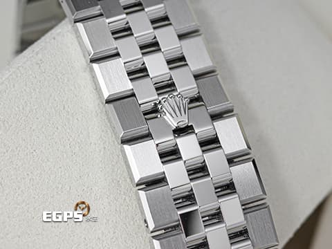 ROLEX 勞力士 Land-Dweller 40 蠔式 陸行者 127334 醇白色蜂巢圖案錶面 大三針 不鏽鋼&nbsp;最新款7135型機芯 透明錶背&nbsp;18K白金經典三角坑紋外圈&nbsp;2025年保卡 纖薄紀念型（Flat Jubilee）錶帶&nbsp;自動上鍊 40mm