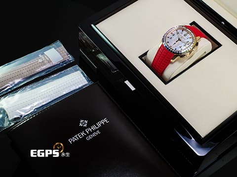 Patek Philippe 百達翡麗 PP錶  Aquanaut  7968/300R-001 海底探險家 海探 手雷 18K玫瑰金材質 白色珍珠貝母面盤&nbsp;共計52顆長階梯形切割多彩藍寶石（2.62克拉）及50顆長階梯形切割鑽石（2.41克拉）&nbsp;2026年保單 保有部分原廠膠膜&nbsp;自動上鏈   42.2mm