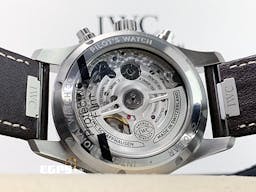 IWC 萬國 Pilot`s Chronograph 41 飛行員 IW388103 計時碼錶 <font color=#008000>綠色面盤 </font> 不鏽鋼 <font color=#FF0000>最新EasX-CHANGE錶帶更換系統 2024年保卡</font> 飛行錶 自動上鏈 41mm