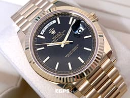 ROLEX 勞力士 Day-Date 星期日誌型 DD 228238 18K黃金材質 <font color="#05f0f0">黑色格紋面盤</font>&nbsp;<font color="#FF0000">2022年保年</font>&nbsp;自動上鍊 40mm