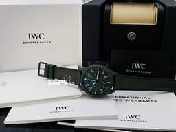 IWC 萬國 Pilot`s Chronograph 飛行員系列 IW389106<font color=#33CCFF>「TOP GUN」海軍空戰部隊</font> 計時碼表 星期、日期顯示 <font color=#6B8E23>綠色陶瓷材質「森林地」特別版</font> 飛行錶 <font color=#FF0000>2022年台灣公司貨</font> 自動上鍊 44.5mm