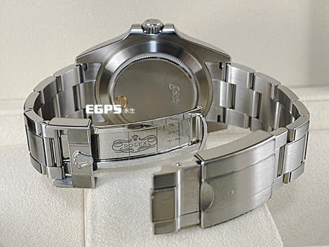 ROLEX 勞力士 Explorer II 蠔式 探險家二號 226570 白色面盤 探二 橘色兩地時間指針 GMT 不鏽鋼 新式3285機芯 2021年保卡 錶友蒐藏未使用品&nbsp;自動上鍊 42mm