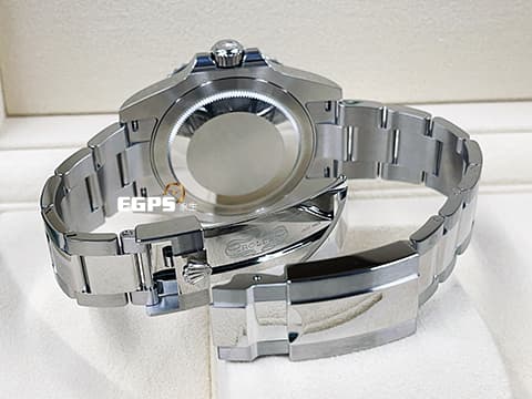 ROLEX 勞力士 GMT-Master II 格林威治型最新款 黑灰雙色圈 126710 GRNR 兩地時間 陶瓷框 2024年保卡 傳承經典復古黑面GMT 搭配優雅黑灰雙色亮面陶瓷框 最先入手~ 壓過全場~ 令人羨慕~ 錯過可惜!!! 自動上鍊 40mm