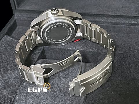 TUDOR 帝舵 Pelagos系列 25600TN-0001 雪花針 黑色面盤、黑色陶瓷錶圈 25600 TN 鈦金屬 MT5612自製機芯 2025年保單 另附橡膠錶帶 排氦氣閥 潛水錶 自動上鍊 42mm