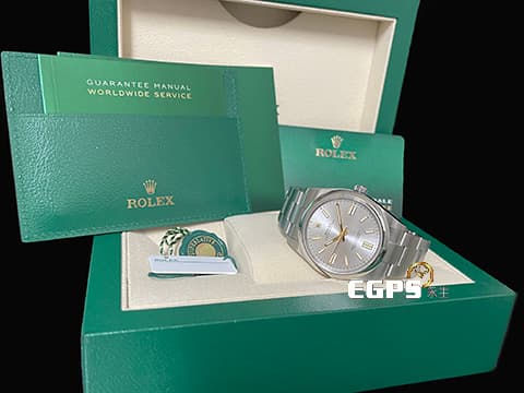 ROLEX 勞力士 Oyster Perpetual 124300 蠔式恆動型 銀色太陽紋面盤搭配金色指針、立體時標  OP41 經典 大三針 2023年新式保卡 自動上鍊 41mm