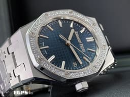 Audemars Piguet 愛彼 AP錶 Royal Oak 皇家橡樹 77451ST.ZZ.1361ST.04 <font color=#005AB5>雲夜藍面 深藍色Grande Tapisserie錶盤 </font> <font color=#FF0000><font color=#FFFF00>2023保單</font> 40顆原廠鑲嵌美鑽錶圈 </font> 自動上鍊 34mm