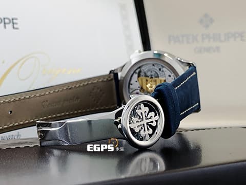 Patek Philippe PP 百達翡麗 5230P-001 PT950鉑金材質 5230 P 世界時間 日夜顯示 藍色編織波紋圖案面盤 Calatrava Cross折疊帶扣 PP世界時區 停產款 2022年保單  PP印記  此錶歡迎各路錶友以PP、AP、勞力士 來店交換，本店將以最高價評估～ 自動上鍊 38.5mm