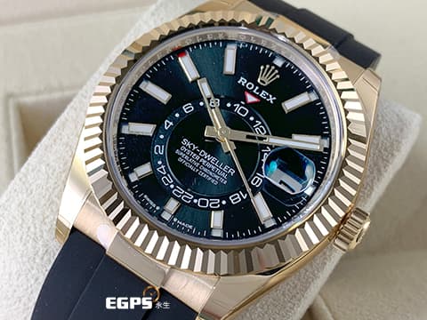 ROLEX 勞力士 Sky-Dweller 蠔式 天行者 336238 最新9002機芯 亮黑色面盤 沙羅系統 年曆錶 兩地時區 18K黃金材質 經典三角坑紋錶圈&nbsp;Oysterflex橡膠錶帶 2026年保卡 原廠膠膜&nbsp;自動上鍊&nbsp;42mm