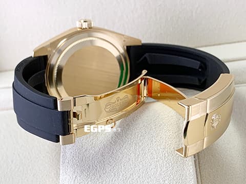 ROLEX 勞力士 Sky-Dweller 蠔式 天行者 336238 最新9002機芯 亮黑色面盤 沙羅系統 年曆錶 兩地時區 18K黃金材質 經典三角坑紋錶圈&nbsp;Oysterflex橡膠錶帶 2026年保卡 原廠膠膜&nbsp;自動上鍊&nbsp;42mm