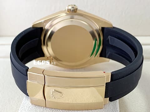 ROLEX 勞力士 Sky-Dweller 蠔式 天行者 336238 最新9002機芯 亮黑色面盤 沙羅系統 年曆錶 兩地時區 18K黃金材質 經典三角坑紋錶圈&nbsp;Oysterflex橡膠錶帶 2026年保卡 原廠膠膜&nbsp;自動上鍊&nbsp;42mm