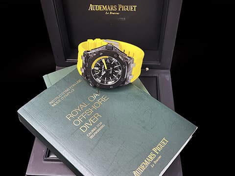 Audemars Piguet 愛彼 AP錶 Royal Oak Offshore Diver 皇家橡樹 離岸型 潛水錶 15706AU 鍛造炭 陶瓷圈 配件齊全，來個與眾不同的潛水錶吧！！ 黃呆 42mm