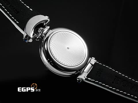 BOVET 播威 Miss Audrey AS36061SD12 不鏽鋼材質 原廠鑲嵌103顆鑽石錶圈、錶耳 藍色電光藍機刻紋面盤 附原廠項鍊 可作為腕錶佩戴、或作為項鍊佩戴 2025年保單 新錶訂價:1,050,000元 自動上鍊 36.2mm