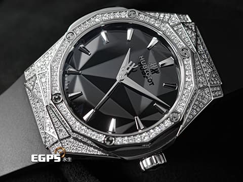 HUBLOT 宇舶 Classic Fusion 經典融合 ORLINSKI 聯名款 550.NS.1800.RX.1604.ORL19 原廠鑲鑽 黑色切面立體錶盤 鈦金屬+不鏽鋼材質 2025年保單 自動上鍊 多面切割錶盤和錶殼 雕塑出藝術家Richard Orlinski最具代表性的美學符號 40mm