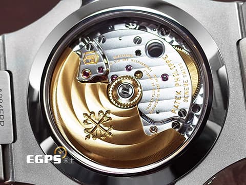 Patek Philippe 百達翡麗 PP錶 Nautilus 5726 金鷹系列 5726/1A-014 不銹鋼材質 新一代鋼王 年曆錶 月相盈虧 新款PP印記 水平橫紋浮雕藍色面盤 2023年保單 自動上鏈 40.5mm