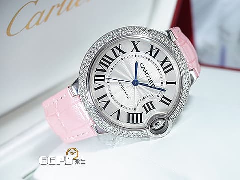 CARTIER 卡地亞 Ballon Bleu 藍氣球 WE900651 18K白金材質 原廠鑲嵌鑽石錶圈 銀白色面盤 台灣公司貨 新錶定價:1,050,000 元 自動上鍊 36mm