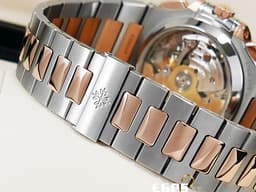 Patek Philippe 百達翡麗 PP錶 Nautilus 5980 金鷹 鸚鵡螺 5980/1AR 18K玫瑰金材質 半金款 鍊帶款 <font color="#05f0f0">漸層橫條紋藍色面盤 同軸計時碼錶 新款PP印記</font><font color="#FF0000"> 2020年保單 僅貼膜試戴極新品</font> 自動上鍊 40.5mm