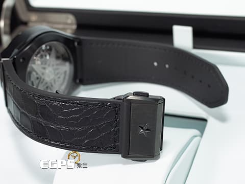 ZENITH 真力時 Defy El Primero 21 計時碼錶 49.9000.9004/78.R582 黑陶瓷材質 鏤空面盤 高振頻 1/100秒 2025年保卡 自動上鍊 44mm