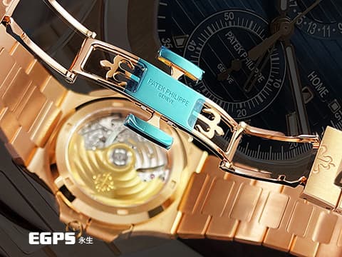 Patek Philippe 百達翡麗 PP Nautilus 金鷹系列 鸚鵡螺 5990 5990/1R-001 18K玫瑰金材質 鍊帶款 藍色日輝紋水平橫紋浮雕面盤 飛返計時 GMT兩地時間 2025年保單 新款按動式帶扣 自動上鏈 40.5mm
