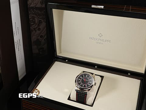 PATEK PHILIPPE 百達翡麗 PP錶 Calatrava2025/ 6007G-011 烏木黑色 中央「碳纖維」浮雕圖案面盤 6007 G 大三針 紅色秒針、三角形刻度與格狀刻度 18K白金材質 2025年保單 自動上鍊 40mm