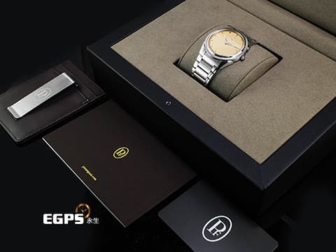 PARMIGIANI FLEURIER 帕瑪強尼 TONDA PF Rattrapante PFC914-1020021 不鏽鋼材質 奶茶色「格狀大麥粒」璣鏤飾紋面盤 微型擺陀腕錶 2024年保卡 新錶訂價:852,800元 自動上鏈 40mm