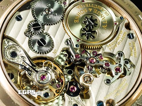 A.LANGE & SÖHNE 朗格 Lange Zeitwerk 時間橋 貓頭鷹 大數字瞬跳 145.032 玫瑰金材質 2022年保單 僅收藏品未使用品 保有原廠膠膜 STRIKING TIME 世上首款配備跳字顯示和可見鳴響裝置的機械腕錶。每刻鐘,腕錶設置在右邊的音槌敲響音簧,產生高亢的音調;於整點時,左邊的音槌便會敲擊左方的音簧,發出低沉的音調 手動上鍊 44.2mm