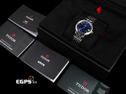 TUDOR 帝舵 Clair de Rose 玫瑰系列 35800-0009 <font color="#376cd7">藍色浮雕裝飾面盤</font> 不鏽鋼 大三針 <font color="#FF0000">2025年保卡</font> 自動上鍊 34mm