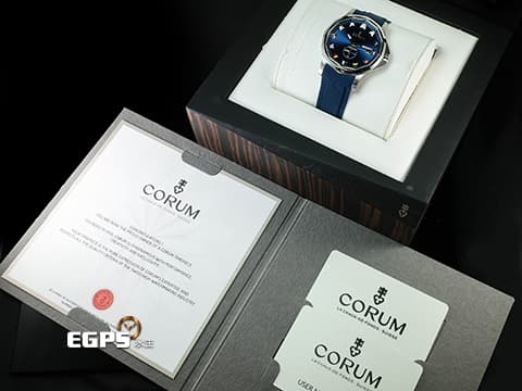 CORUM 崑崙 Admirals Cup Competition 42 海軍上將 395.110.20/F373 AB52 不鏽鋼材質 海軍藍色放射太陽紋面盤 2022年保卡 經典海事旗幟彩繪時標 自動上鍊 42mm