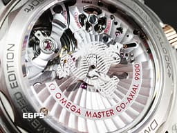 OMEGA 歐米茄 Seamaster Diver 300 海馬 21060445103001 鉭金屬+鈦金屬+<font color="#f3baa1">Sedna金</font>材質 計時碼表 <font color="#4169e1">藍色波浪紋陶瓷面盤</font> 同軸擒縱 排氦氣閥 潛水錶 <font color="#FF0000">2023年保單 每只錶擁有獨立編號 特殊錶盒 值得收藏</font> 自動上鍊 44mm