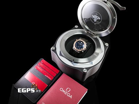 OMEGA 歐米茄 Seamaster Diver 300 海馬 21060445103001 鉭金屬+鈦金屬+Sedna金材質 計時碼表 藍色波浪紋陶瓷面盤 同軸擒縱 排氦氣閥 潛水錶 2023年保單 每只錶擁有獨立編號 特殊錶盒 值得收藏 自動上鍊 44mm